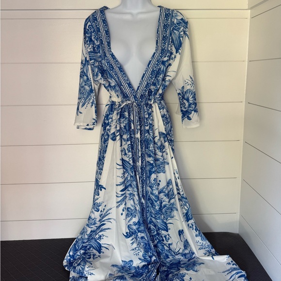 Dresses & Skirts - Elegant Blue and White Maxi Dress, Women’s M